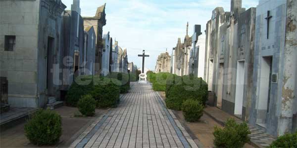 Refaccionarán el acceso al cementerio local