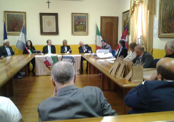 Villafranca y El Trébol firmaron por otro 20 años más de hermanamiento