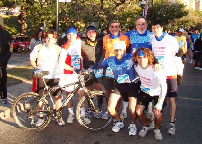 Maratonistas de El Trébol corrieron los 42 Km. en la ciudad de Rosario