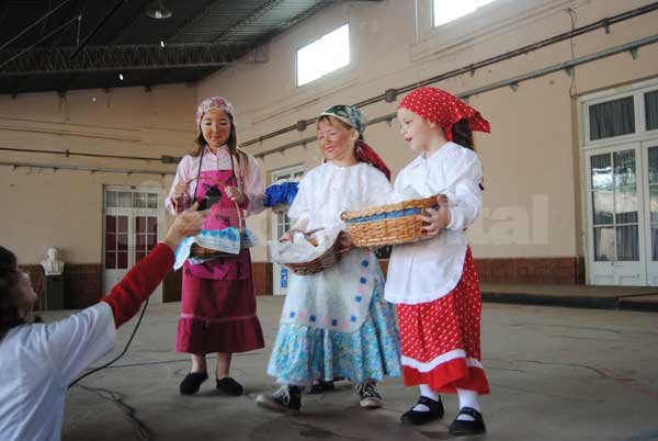 La Escuela Laprida emuló el 25 de mayo