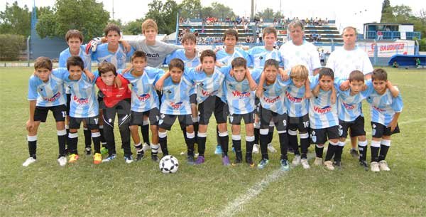 Trebolense festejó más que El Expreso