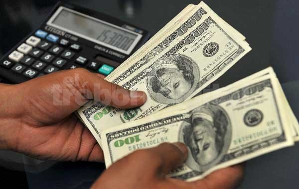 La cotización paralela de la divisa estadounidense volvió a marcar un nuevo salto pasado este mediodía y acumula un alza de 19 centavos desde que comenzó la jornada cambiaria.