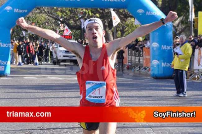 Maratonistas de El Trébol corrieron los 42 Km. en la ciudad de Rosario