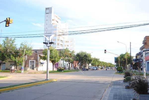 Detuvieron a jóvenes que hacían ruidos molestos con una moto