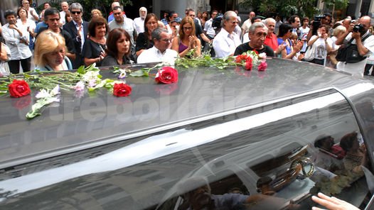 Tras un sentido velatorio en Sadaic, los restos de la autora fueron depositados en un panteón del cementerio de la Chacarita.