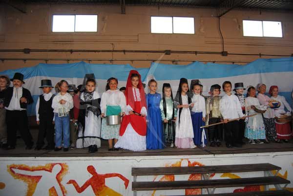 La Escuela Laprida emuló el 25 de mayo