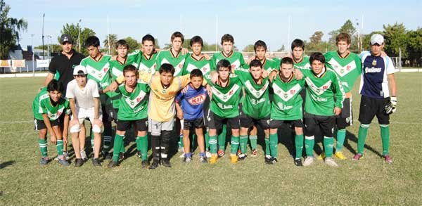 Trebolense festejó más que El Expreso