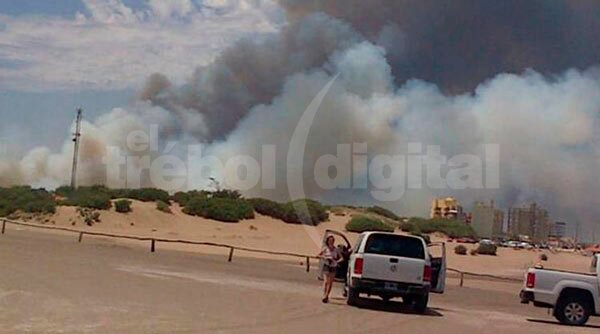 Intervienen más de doce dotaciones de bomberos