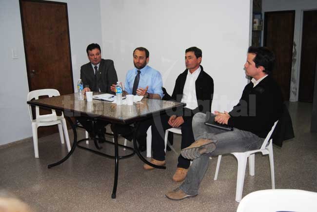 En una visita histórica, el Sub Secretario de Lechería de la Nación impulsó la Fiesta Nacional de la Ordeñadora