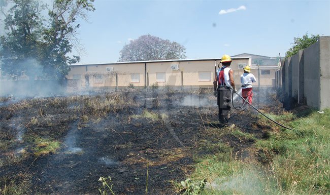 Incendio en un terreno céntrico