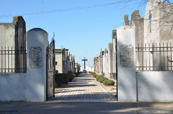 Ordenamiento interno en el Cementerio Municipal
