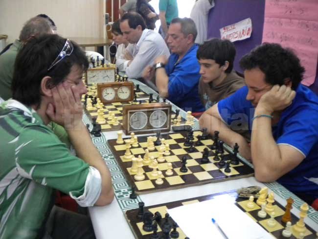 Torneo de ajedrez en la Cincuentenario