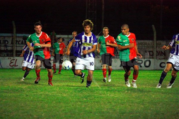 Le ganó 3 a 0 a Alvear Fútbol Club y, a una fecha del final, quedó por encima de 10 equipos en las posiciones generales.