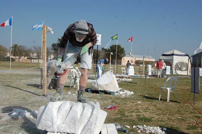 Ya están los escultores de la Fiesta de Arte