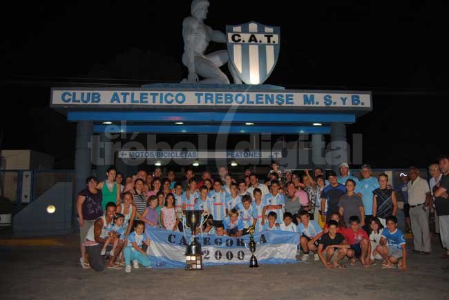 Trebolense campeón del Proyección