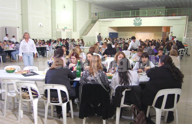 Cena de mujeres en El Expreso
