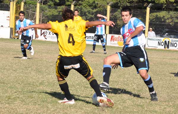 Trebolense no despega