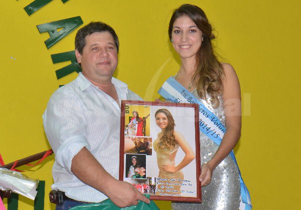 Yanina Brussa es la nueva soberana de Bomberos El Trébol