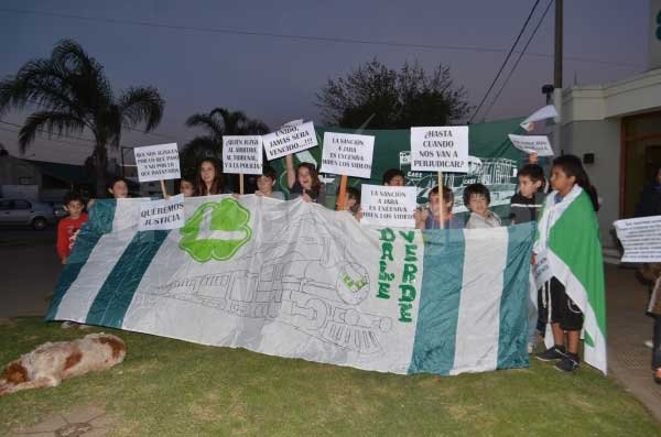 El Expreso realizó una marcha de protesta