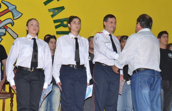 Yanina Brussa es la nueva soberana de Bomberos El Trébol
