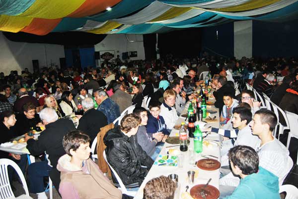 Súper cena show en Trebolense