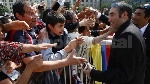 Los 33 trabajadores rescatados fueron condecorados por el presidente Piñera.