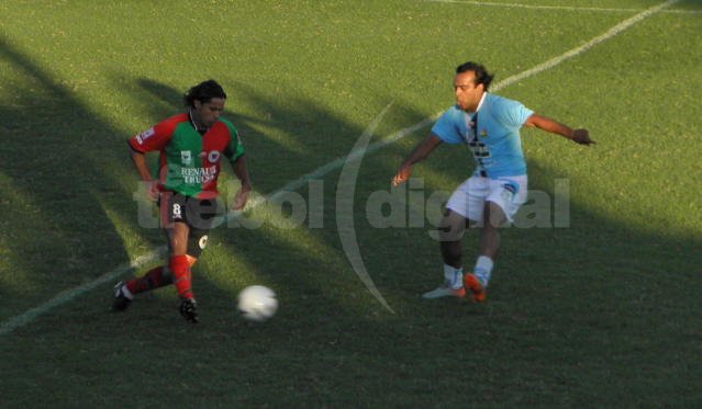 No pudo ganarle de local al último del grupo, 9 de Julio de Morteros. Fue 2 a 2 con goles de Angellinetti y Fernández de penal.