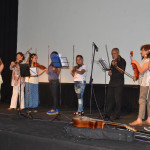 Los violinistas del Cervantes se presentaron en público