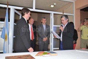 JURA - De Lorenzi ante la Biblia. 