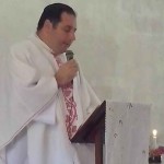 Tras 10 años de servicio se va el Padre José María