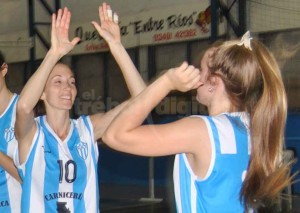 PURO FESTEJO - Trebolense batió a Velez. 