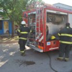 Incendio en el patio de una vivienda