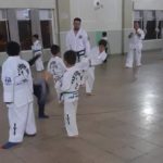 Clase abierta de taekwondo en El Expreso