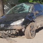 DOMINGO A LA MADRUGADA – Perdió el control y tumbó el coche