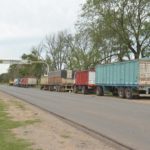 TRANSPORTISTAS – Aumentan la tarifa del transporte de cereal, pero continúa el paro
