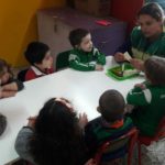Pañuelitos patrios en el Jardín Maternal «Bichitos Verde»