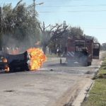 Un auto se incendió sobre Av. Libertad