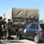 SIN HERIDOS – En Pellegrini, un auto se inscrustó detrás de un camión