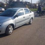 Colisión entre un auto y una moto