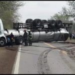 VIDEO – Tumbó un camión con fertilizantes en Ruta 13