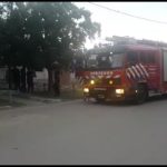 VIDEO – Se incendió un Split por calle Moreno