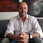 El periodista Francisco Díaz de Azevedo presenta su primer libro sobre su experiencia en “El Camino de Santiago”