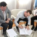 El Municipio firmó el convenio por la “Encapsuladora”