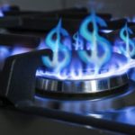 Luz y gas: ¿Sin subsidio quienes tengan un auto o moto con menos de 5 años?