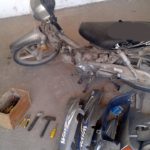 LAS ROSAS – Madre alertó a la policía que su hijo desarmaba una moto robada