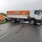 Un camión quedó cruzado en la Ruta Ncional 34, a la altura de Casas