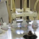 El LIF ya produce miles de litros de alcohol en gel
