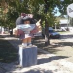 El Trébol se sumó a la campaña de tapabocas en monumentos y estatuas para concientizar