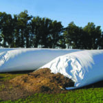 El gobierno decidió restringir el acceso a créditos a productores que retengan soja o trigo