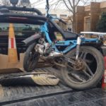 Fuerte accidente entre un ciclomotor y un auto